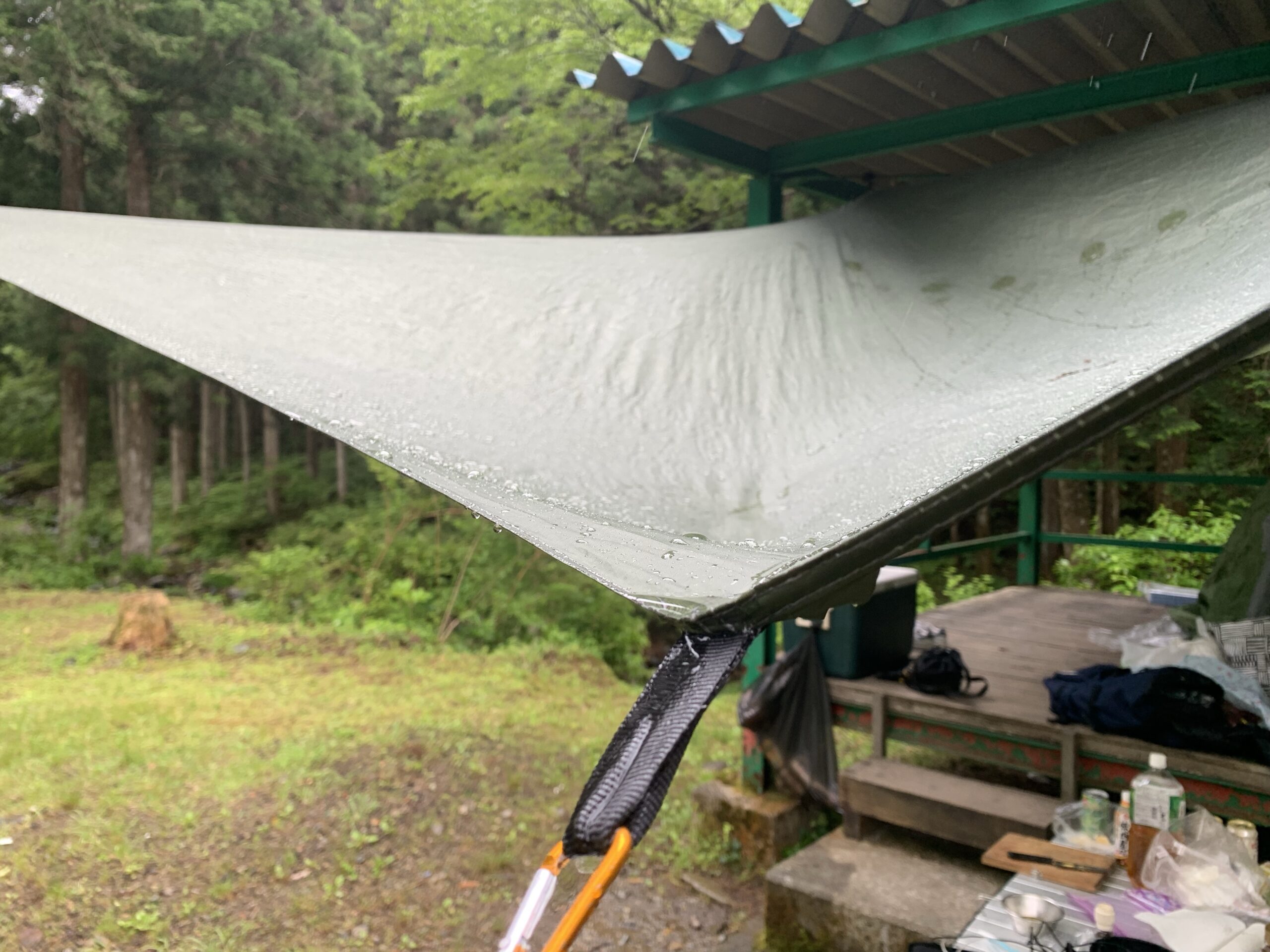 雨でもキャンプがしたい！雨でも濡れずにキャンプができる関西のキャンプ場